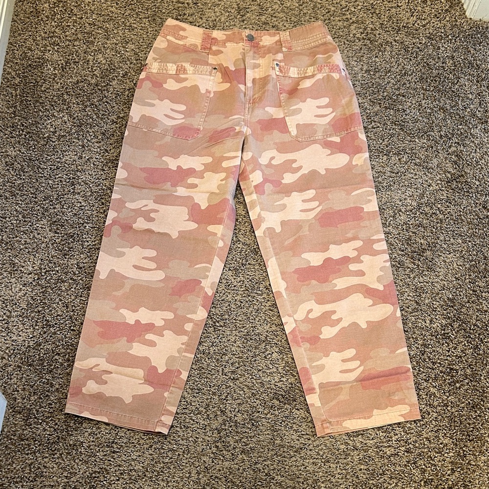 Sundance Pink and Tan Patterned Pants